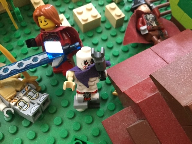 LEGO MOC - Младшая лига. Конкурс 'Средневековье'. - Рассказ битва у знахаря : (Знахарь) Сан турион!