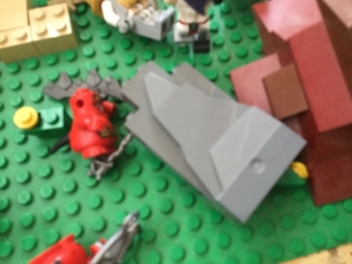 LEGO MOC - Младшая лига. Конкурс 'Средневековье'. - Рассказ битва у знахаря : (Троли)Аааааа бухх