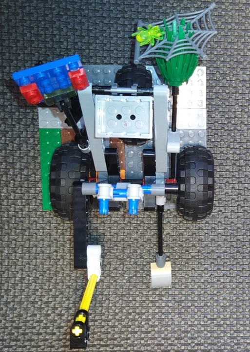 LEGO MOC - LEGO-конкурс 16x16: 'Все работы хороши' - Управляющий роботом-дворником: Думаю, наш дворник будет очень рад такому роботу.»
