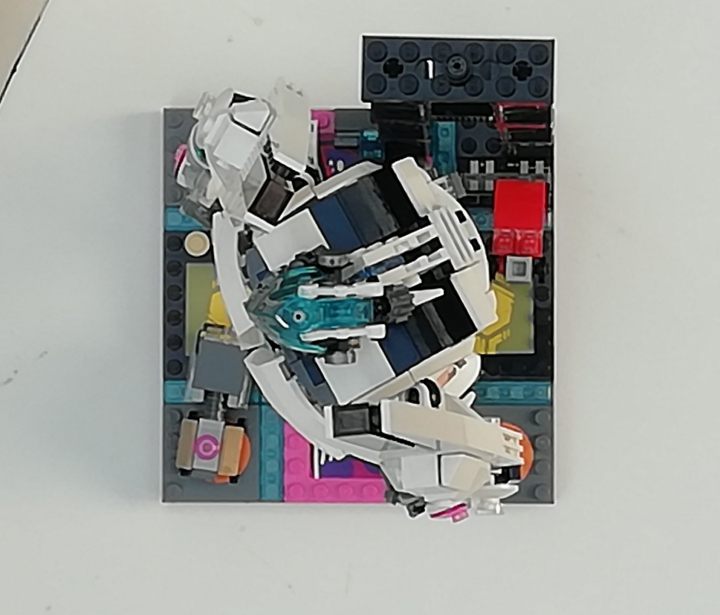 LEGO MOC - LEGO-contest 16x16: 'Cyberpunk' - Несущий покой: Сравнение с машиной, лего человечком(3 пина слева) и 12-ти метровым роботом ремонтником, чинющим Меха