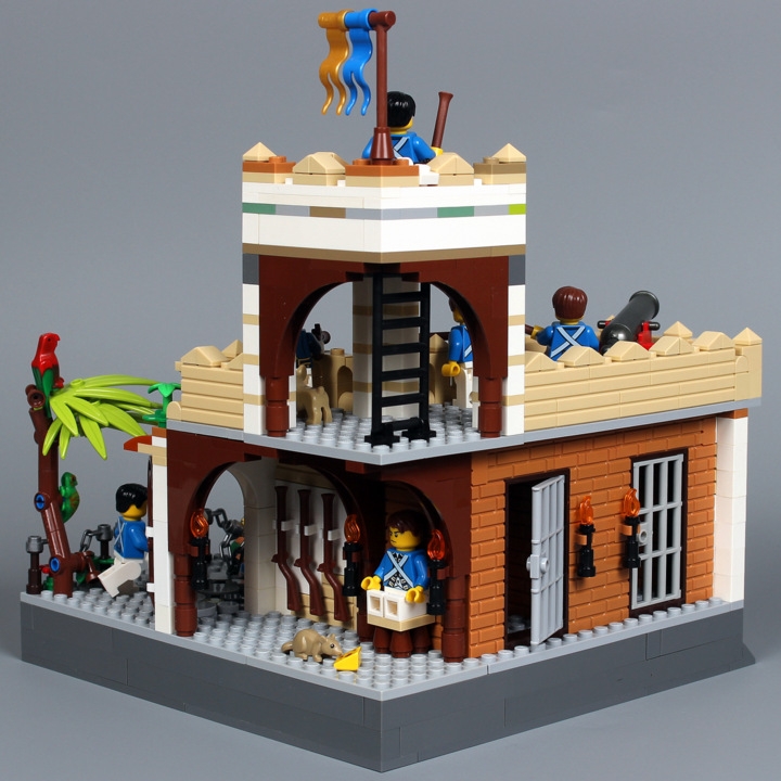 LEGO MOC - LEGO-contest 24x24: 'Pirates' - Форт 'Южный': В левом крыле обустроены камеры для пойманных преступников, ожидающих суда.