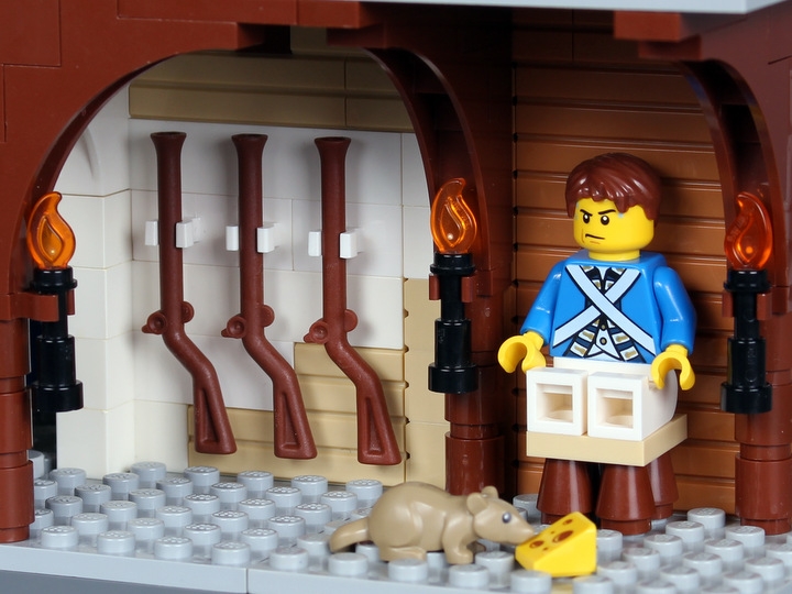 LEGO MOC - LEGO-contest 24x24: 'Pirates' - Форт 'Южный': А в караулке всё тихо. Мышка где-то стащила сыр.