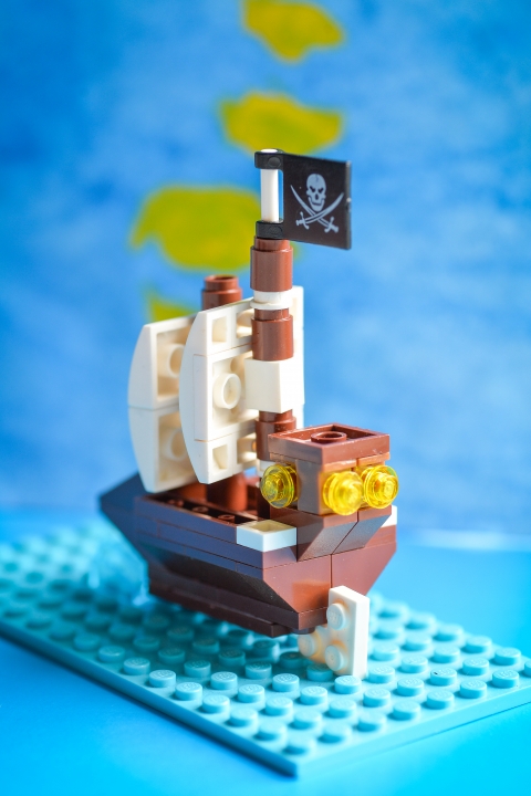 LEGO MOC - LEGO-contest 24x24: 'Pirates' - Пиратский корабль 'РАЗЯЩИЙ'