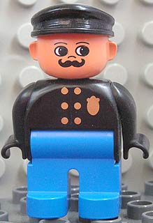 Bricker - LEGO Minifigure - 4555pb058 Duplo Figure, Male Police, Blue Legs,  Black Top with Gold Badge, Black Hat, Turned Up Nose and Round Eyes