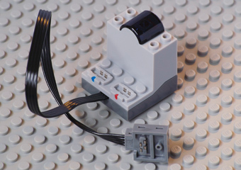 Bricker - Part LEGO - 58123c01 Electric, Power Functions Receiver Unit with  Dark Bluish Gray Bottom, Complete Assembly
