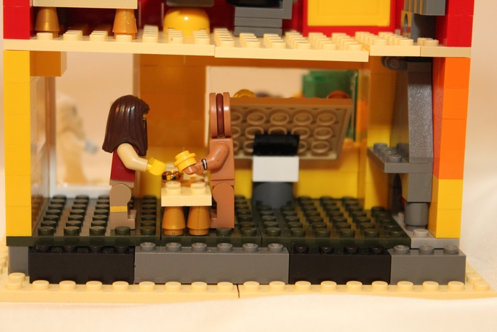 LEGO MOC - New Year's Brick 2014 - Новогодняя кондитерская лавка: на первом этаже кипит работа