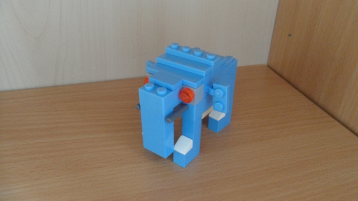 LEGO MOC - 16x16: Animals - Hunting on blue elephant: Сам слон.