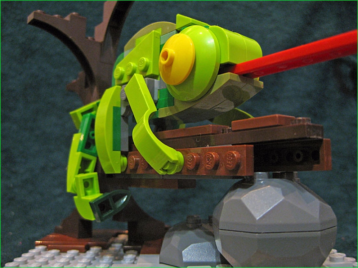 LEGO MOC - 16x16: Animals - Little Green Chameleon: Цепкие лапки с пальцами-присосками!