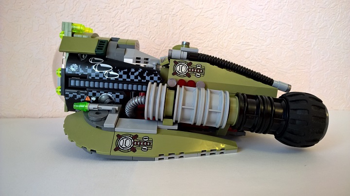 LEGO MOC - Submersibles - Подлодка глубинного агента: После подъема до полутора тысяч 'зеленый человечек' отстал, наверно любит глубину. В общем первое испытание прошло успешно.