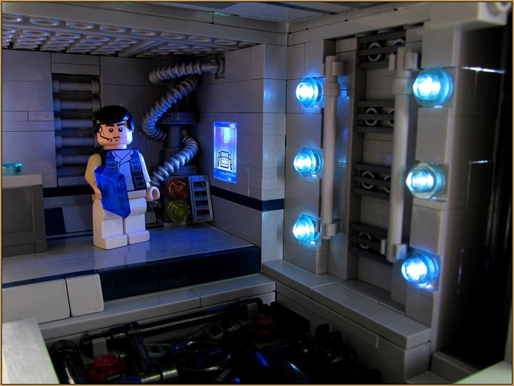 LEGO MOC - Инопланетная жизнь - Синтия: планета песка и леса.: Пора возвращать его на базу, а то наш ученый уже его, наверное, заждался. А модуль уже будет забирать ремонтная бригада.