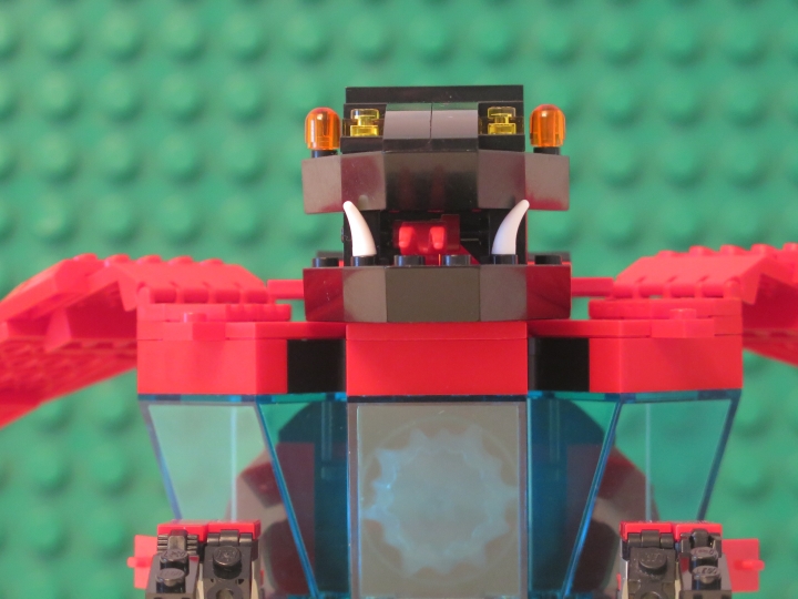 LEGO MOC - Fantastic Beasts And Who Dreams Of Them - Красный хрустальный дракон: Хрустальное сердце дракона защищено броней