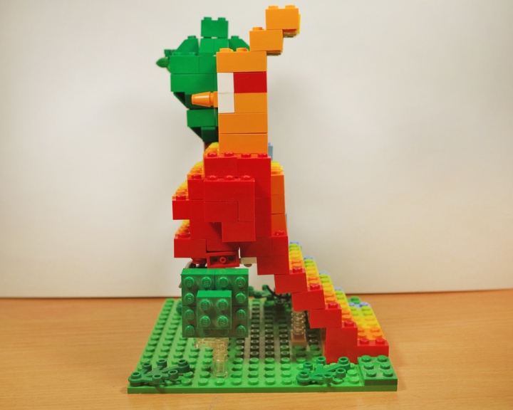 LEGO MOC - Fantastic Beasts And Who Dreams Of Them - Радужная птица: Вид справа.